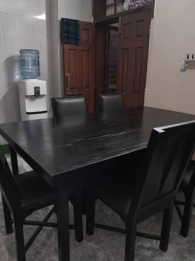 Wooden Dining Table with 8 Chairs – Excellent Condition