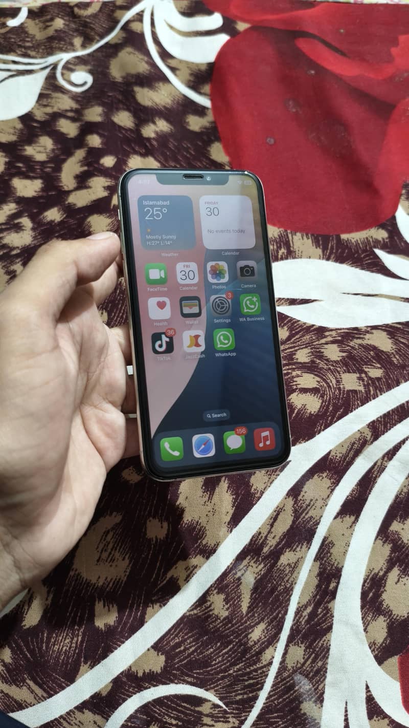 Apple iPhone XS 0