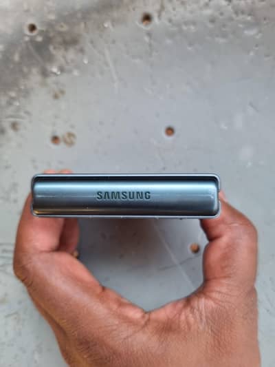 Samsung z flip 3  pta life time  8gb ram 256gb