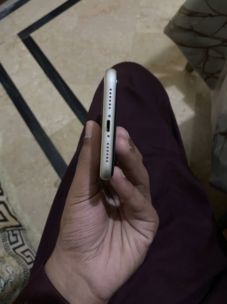 Apple iPhone 11 1