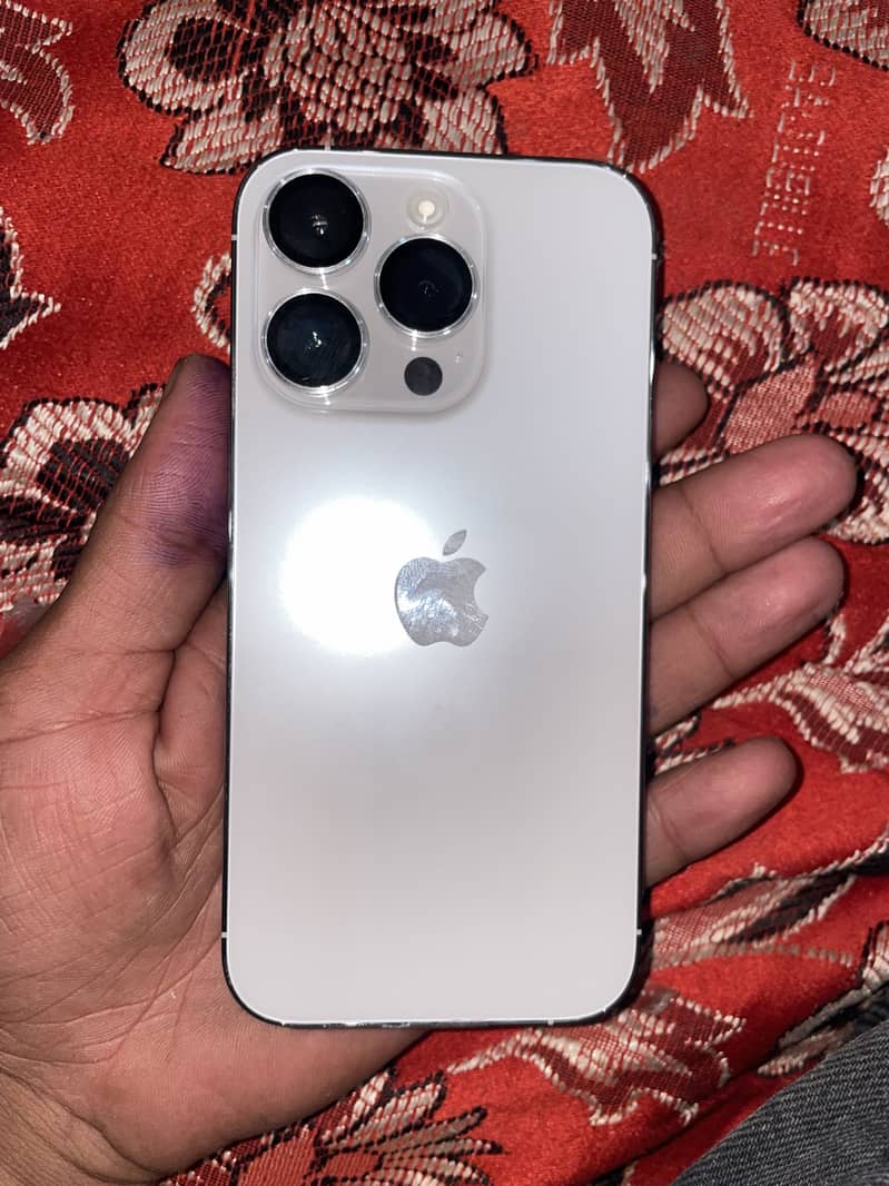Apple iPhone 14 Pro 0