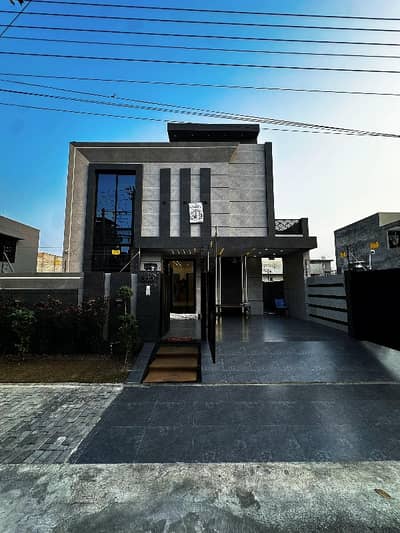 10 Marla Brand New Luxury House For Sale