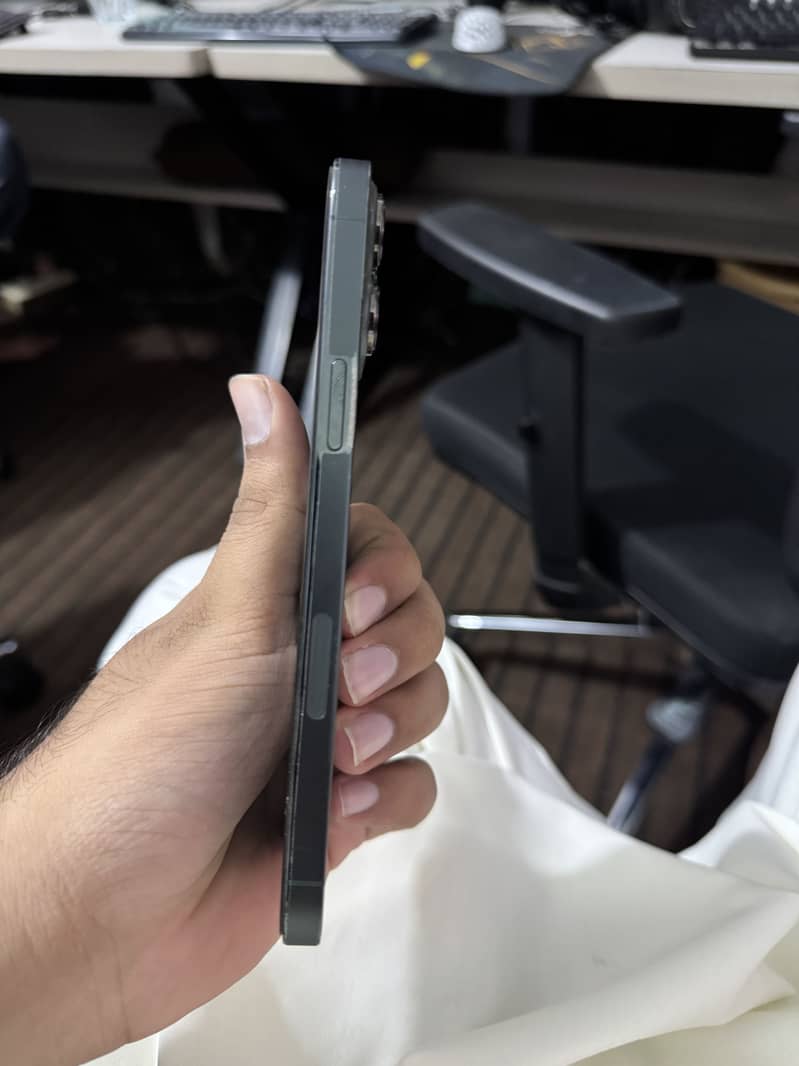 Apple iPhone 13 Pro Max 1