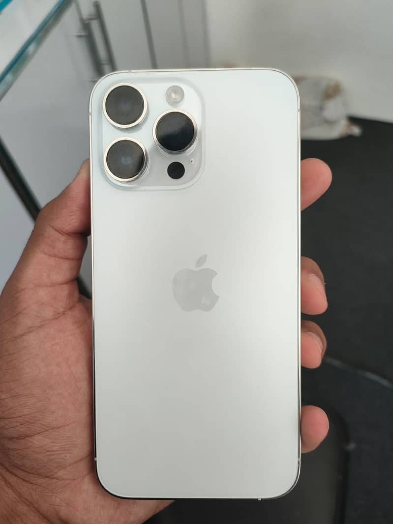 Apple iPhone 14 Pro Max 0