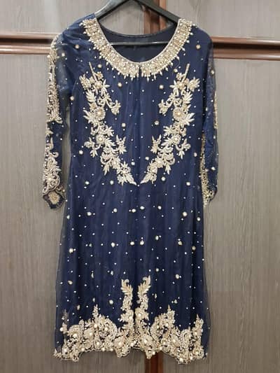 New wedding dress in good condition, reasonable price is negotiable