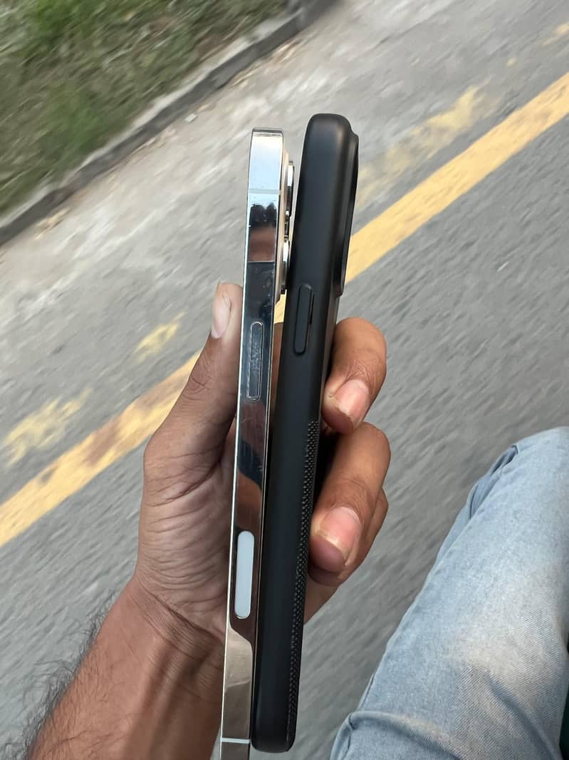 Apple iPhone 12 Pro Max 6