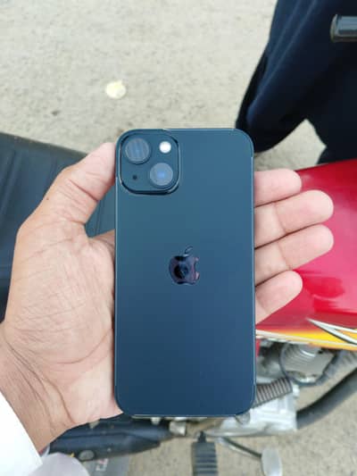 Apple iPhone 13