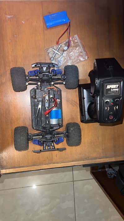 High speed Rc car with a top speed of 40km it is a 4x4 off-roader