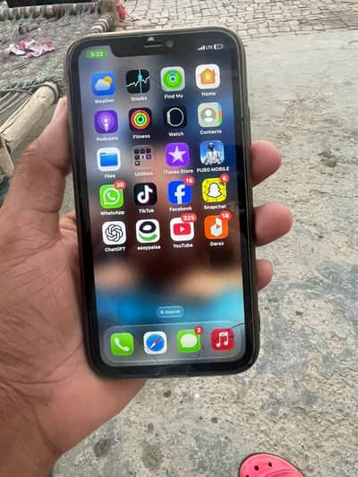 Apple iPhone 11. All sim lifetime working