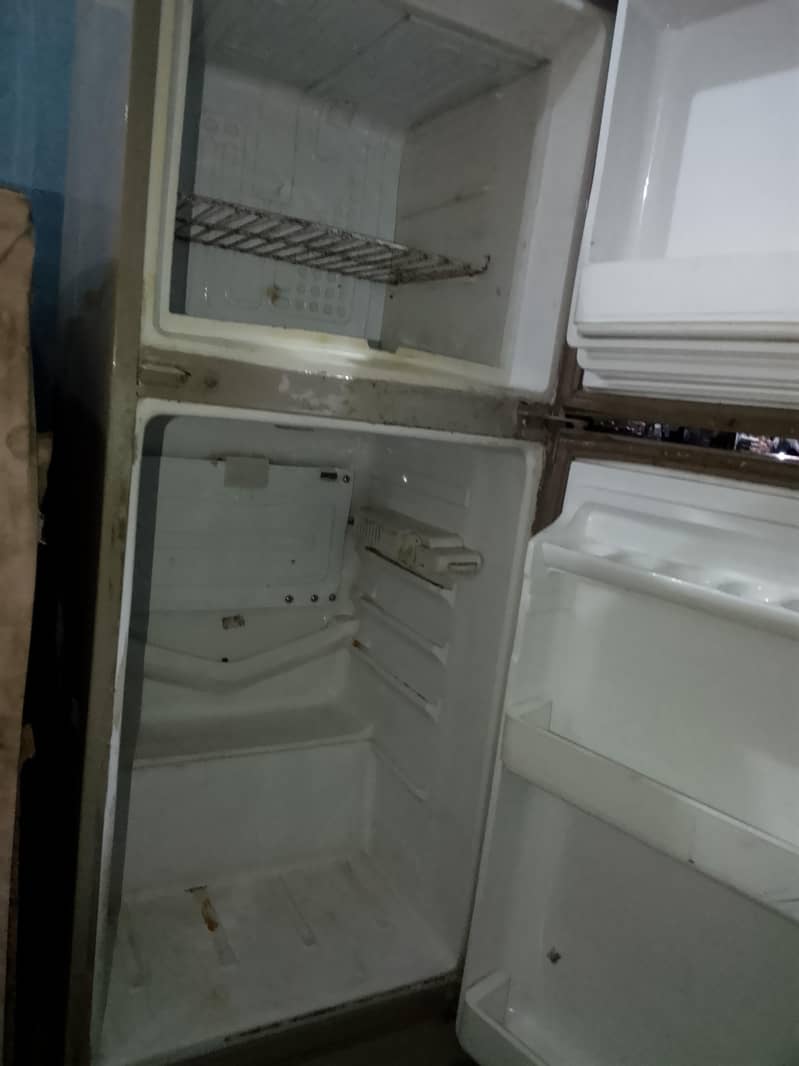 refrigerator 0