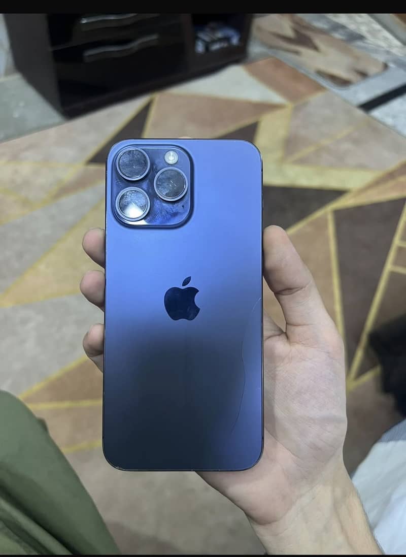 Apple iPhone 15 Pro Max 1