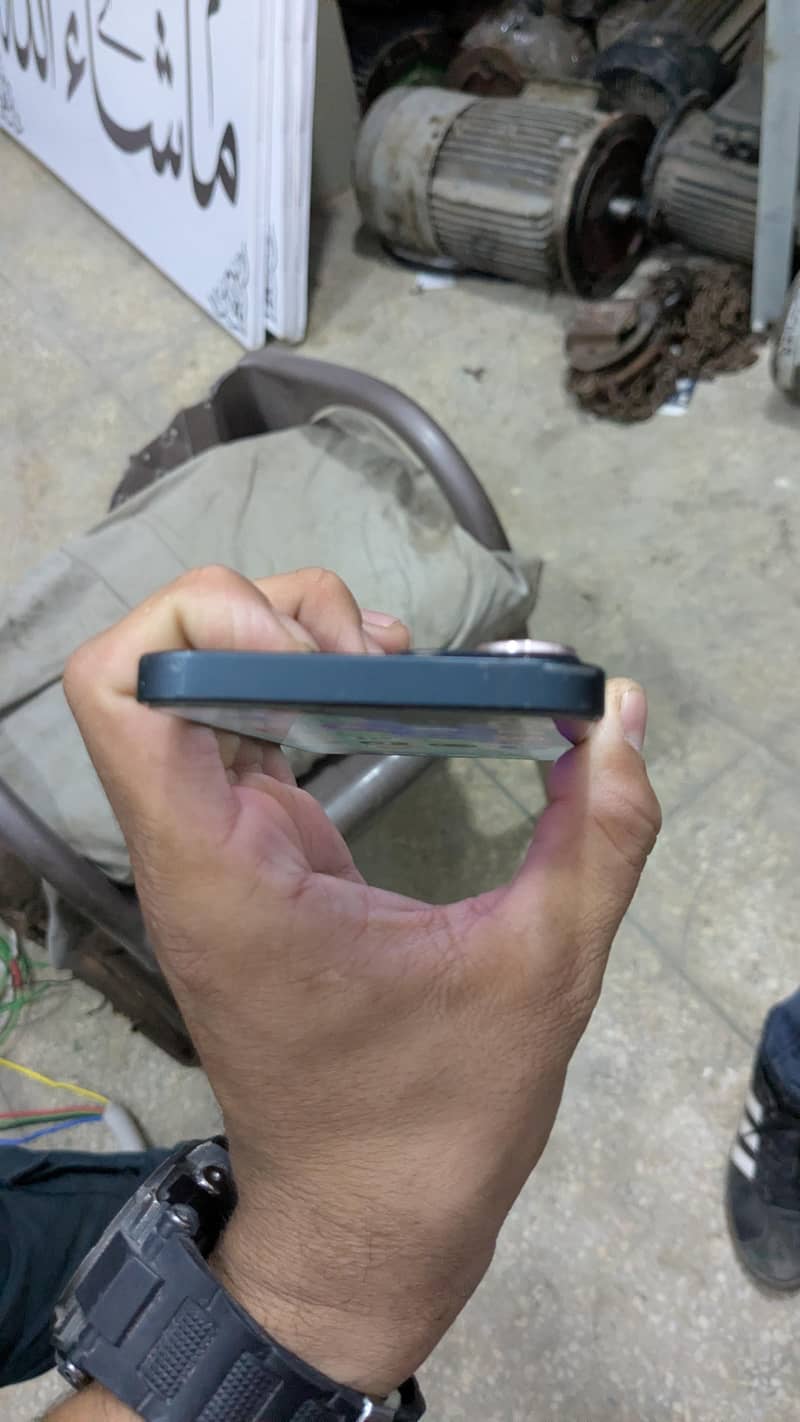 Apple iPhone 13 4
