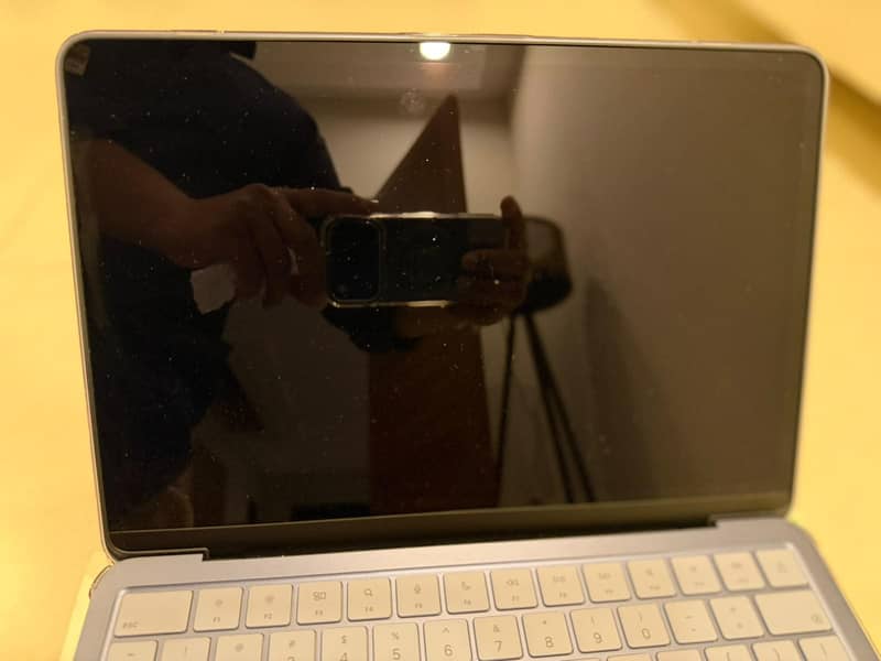 MacBook Neo 6