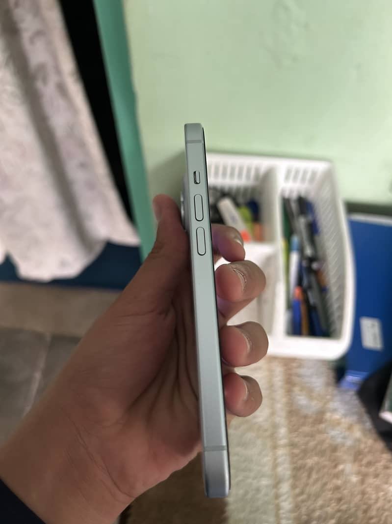 Apple iPhone 15 3