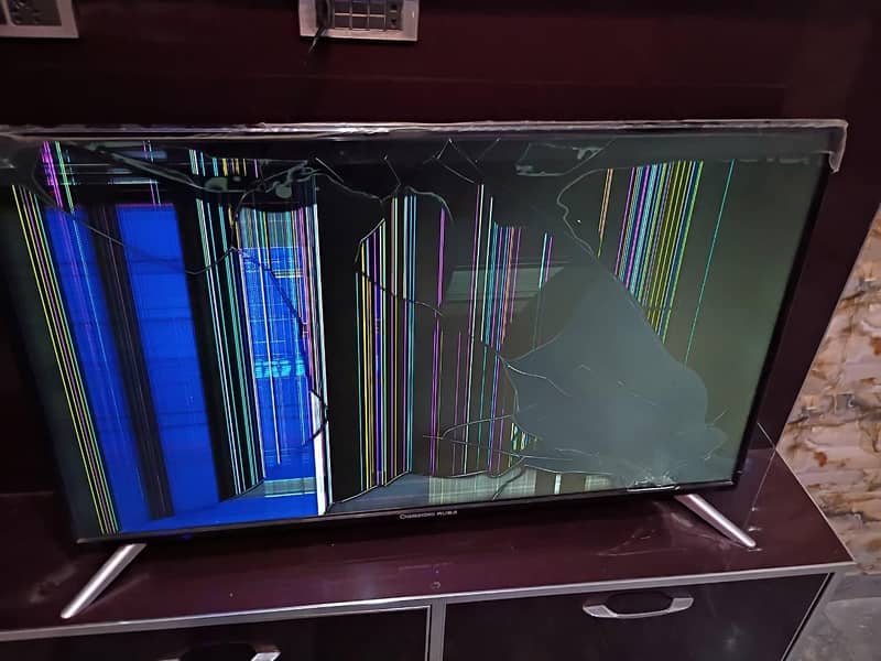 LED TV ANDROID Panel Broke 0