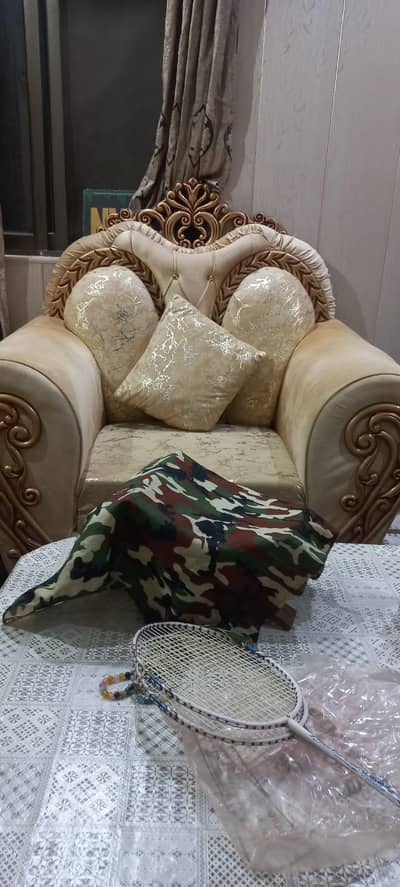 Sofa set in great condition in latest design