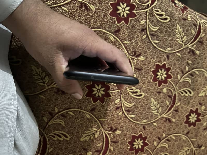 One Plus 6T 5