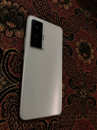 Vivo X70 (12+12/256),Camera & Gaming Beast