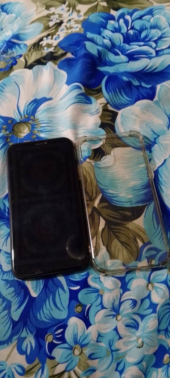 Apple iPhone 11 3