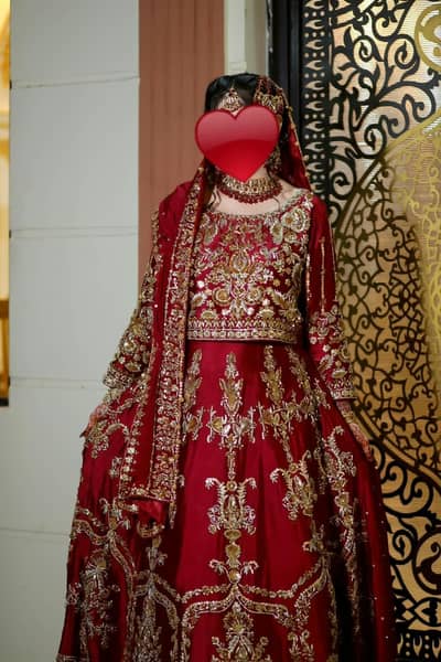 Stunning Ready-to-wear Bridal Dress at Best Price(Negotiable)