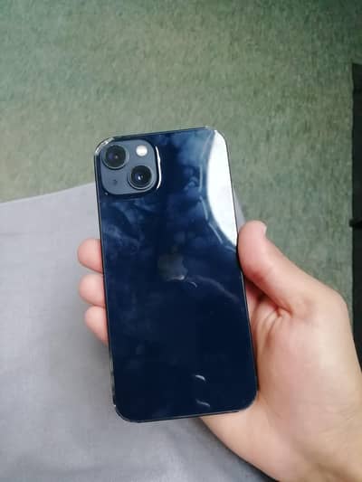 Apple iPhone 13