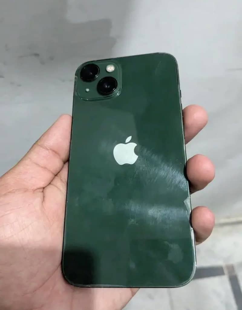 Apple iPhone 13 0