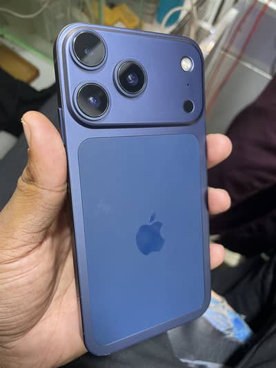 Apple iPhone XR converted 17 pro