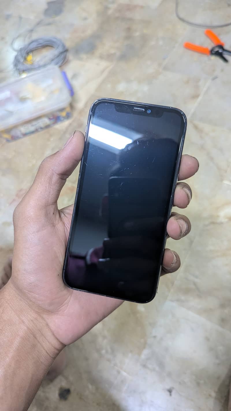 Apple iPhone 11 Pro 1