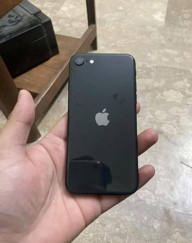 iPhone SE 2020 1