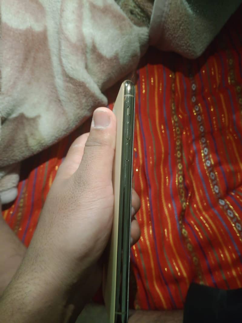 Apple iPhone 11 Pro Max 1
