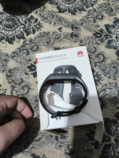 Huawai band 4 like a new condition minor used