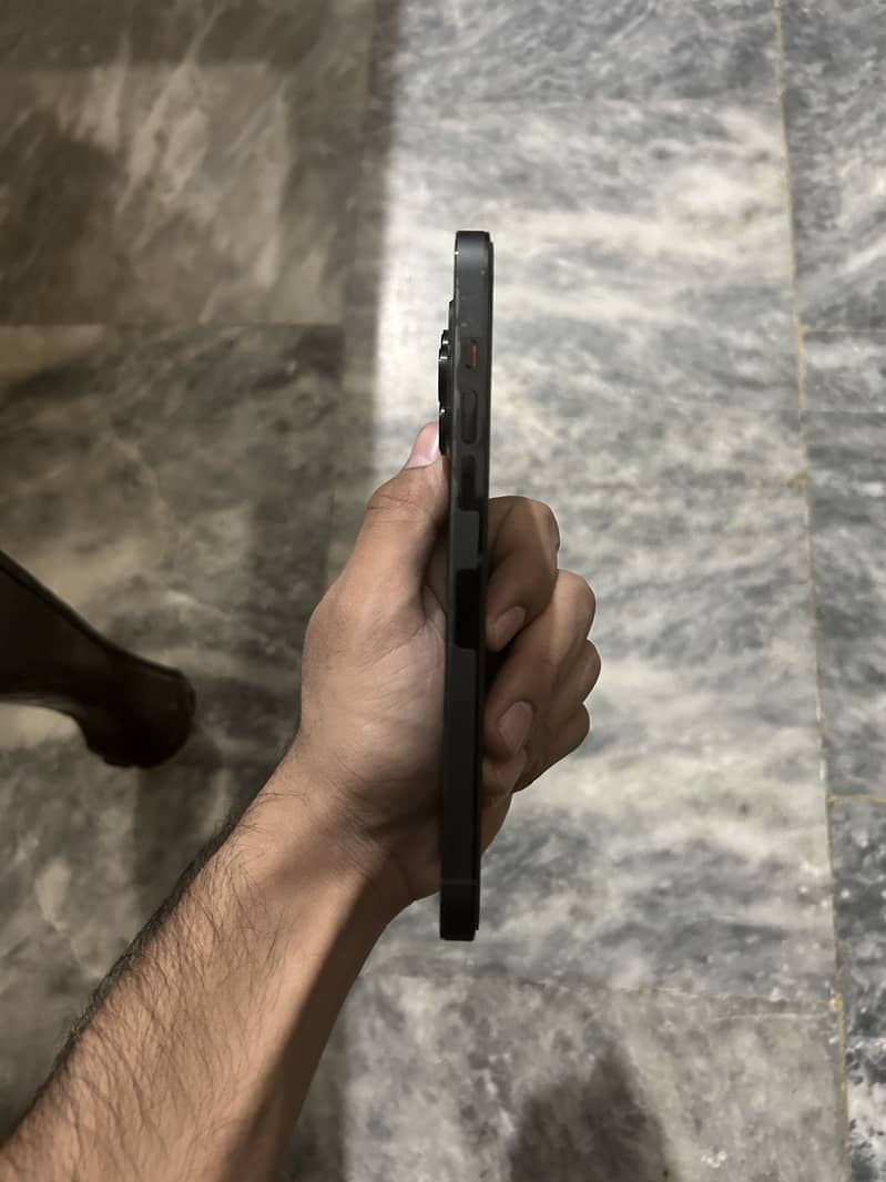 Apple iPhone 14 Pro Max 0
