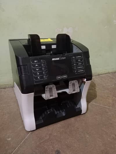 Cash counting machine maGner and G&D