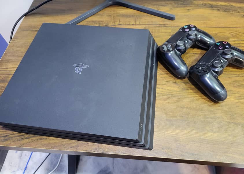 PS4 Pro 1Tb 1