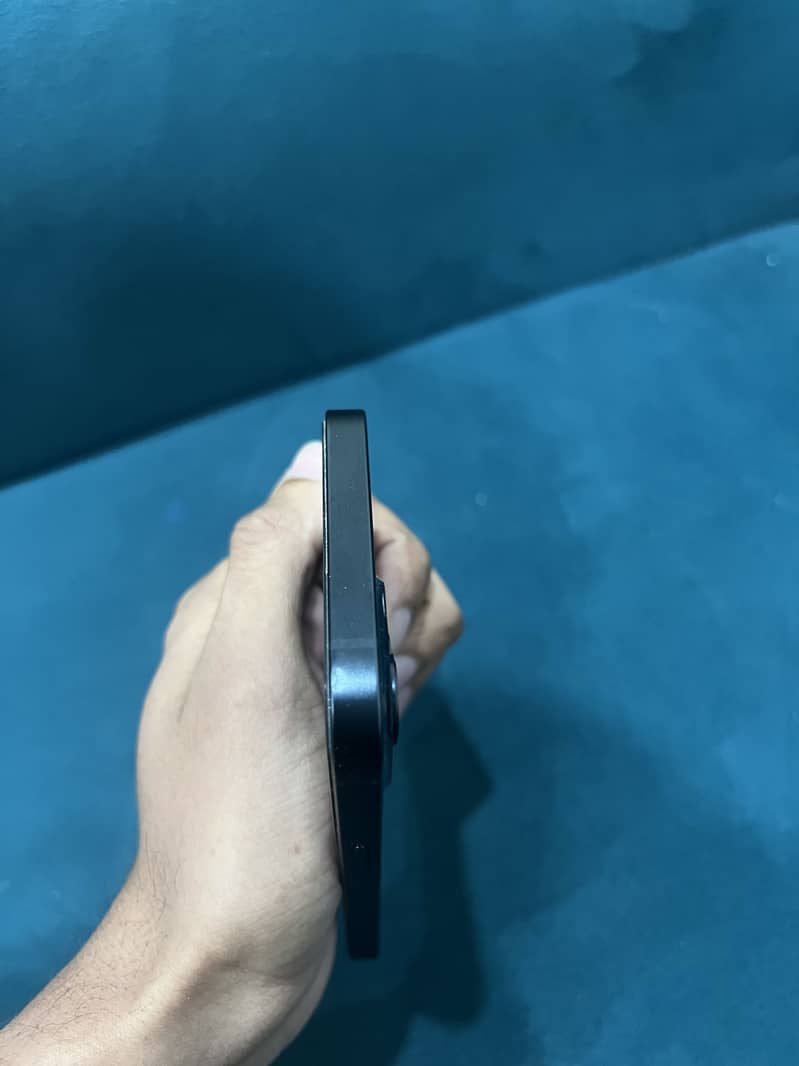 Apple iPhone 13 1