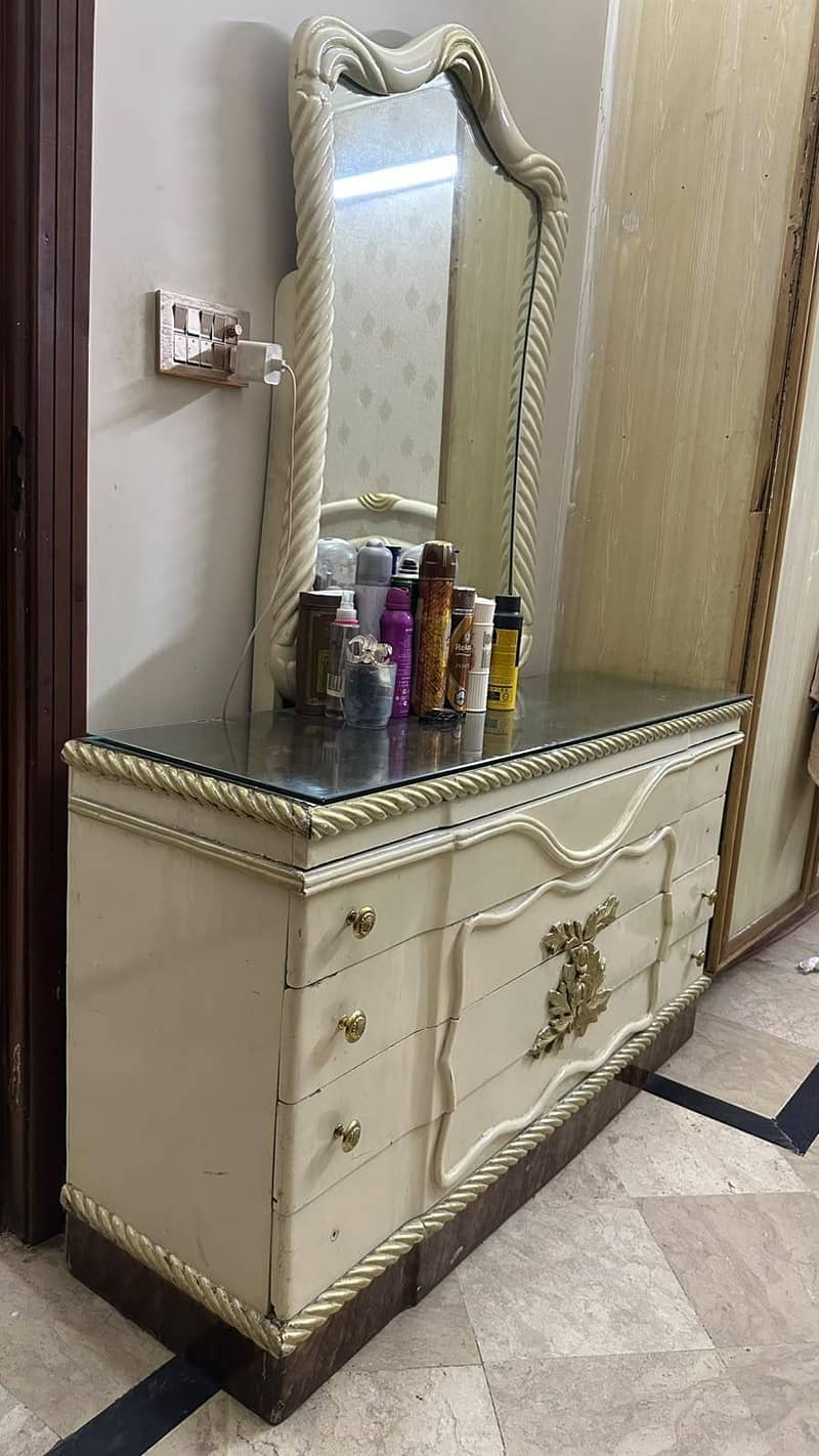 Dressing Table with mirror 1