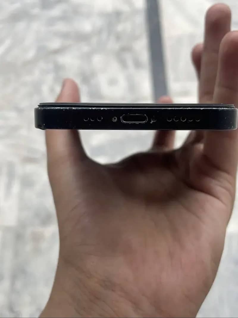 Apple iPhone 12 1