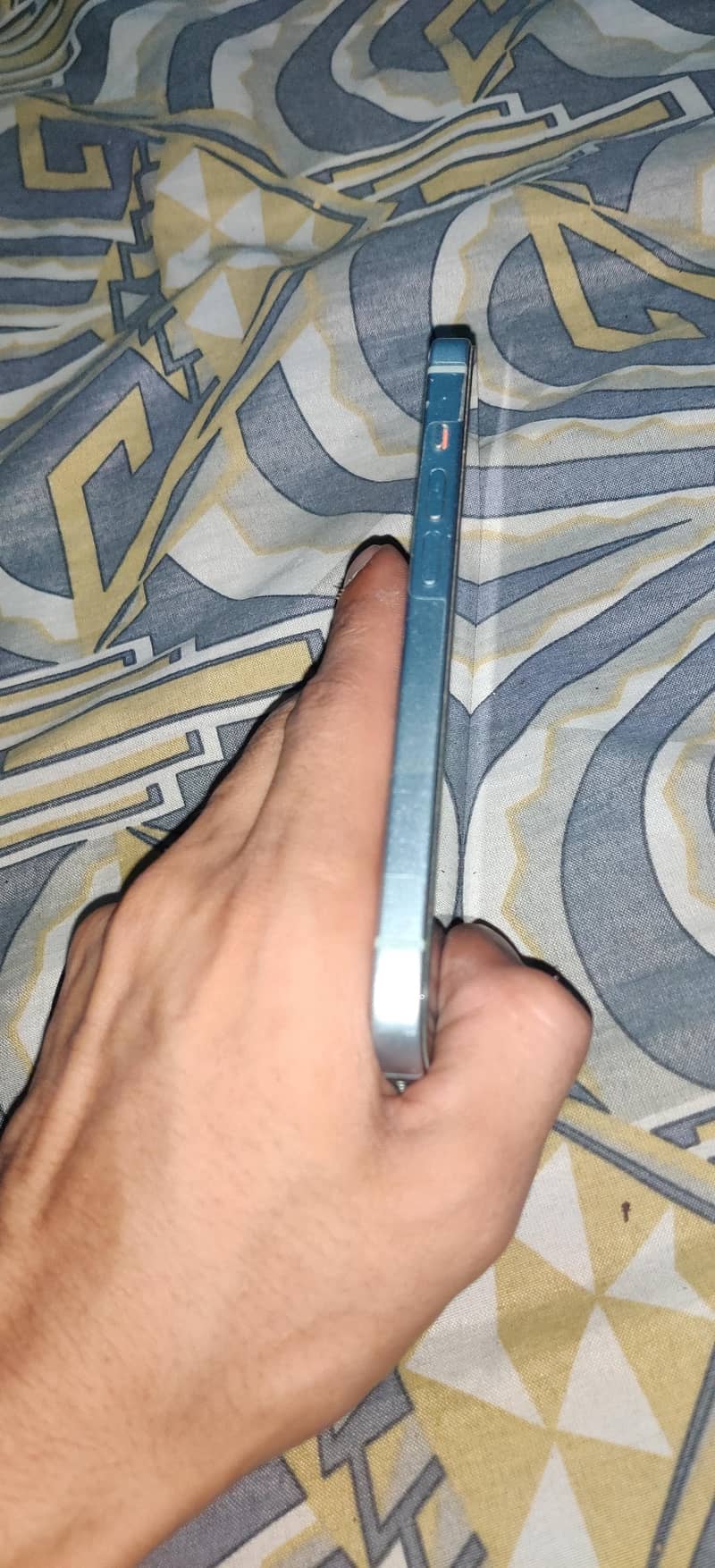 Apple iPhone 15 4