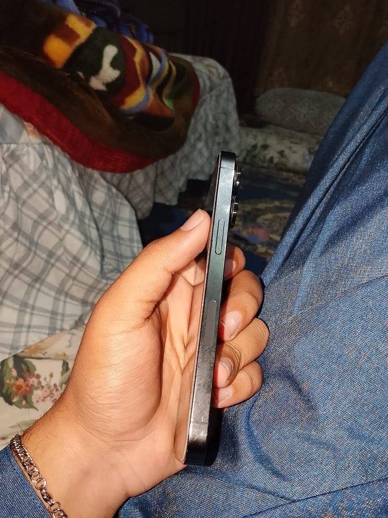 Apple iPhone 13 Pro 0