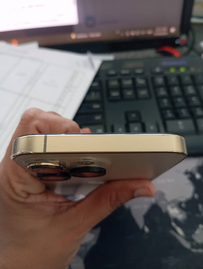 Apple iPhone 13 Pro 1