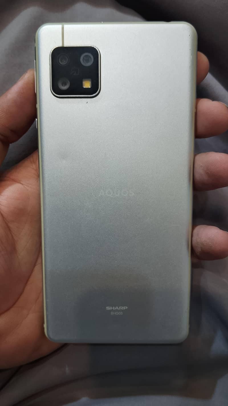 Sharp Aquos Sense 5g 1