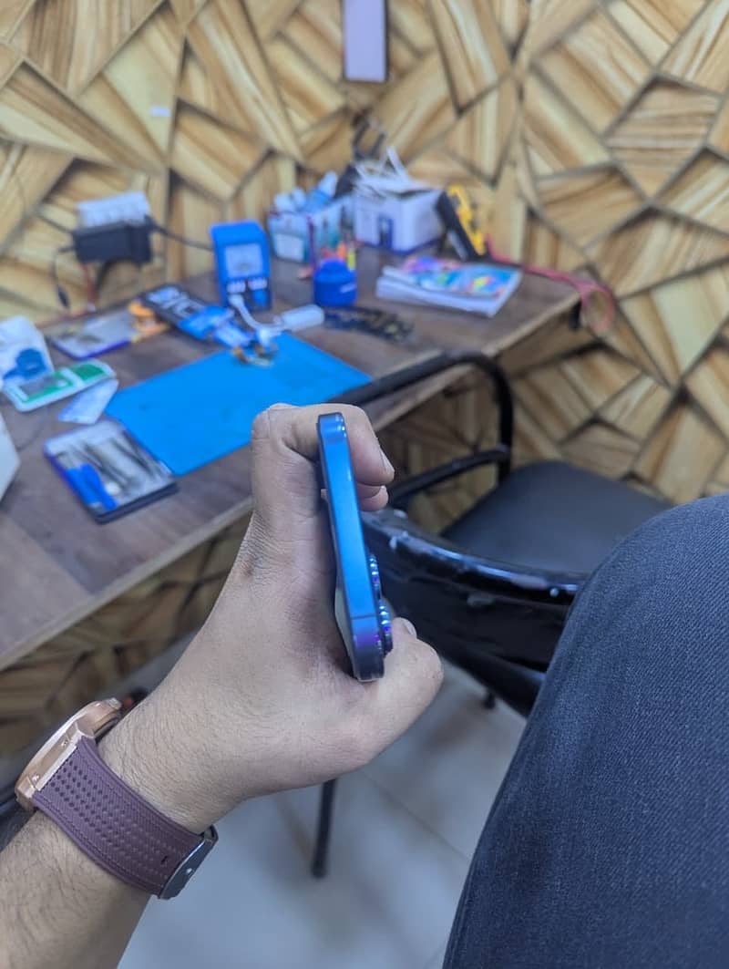 iPhone 12 Pro Max 0