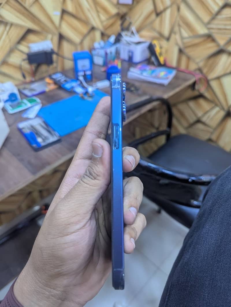 iPhone 12 Pro Max 6