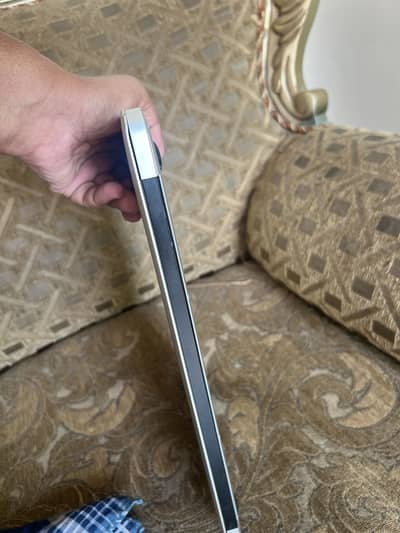 Mac Book Air 13-Inch Early 2015