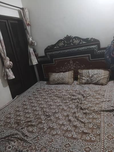 Used wooden size bed or bed and matttreees