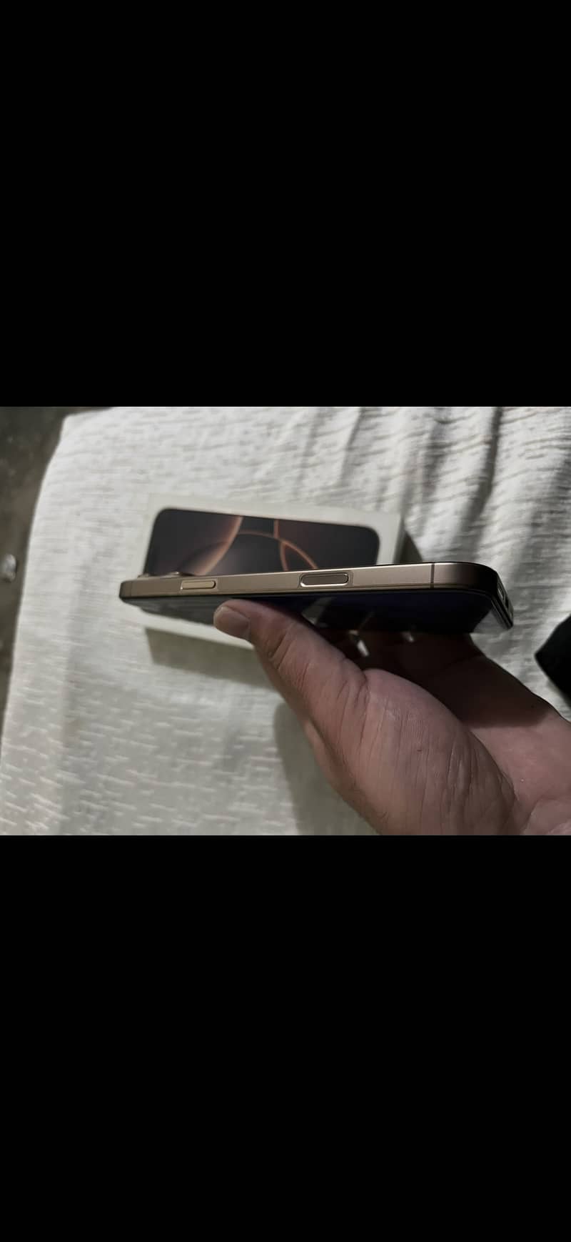 Apple iPhone 16 Pro Max 1