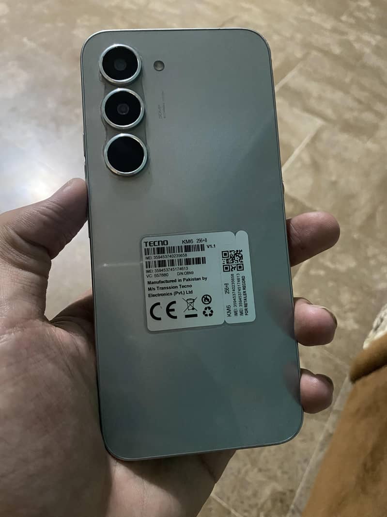 Tecno Spark 40 Pro 0
