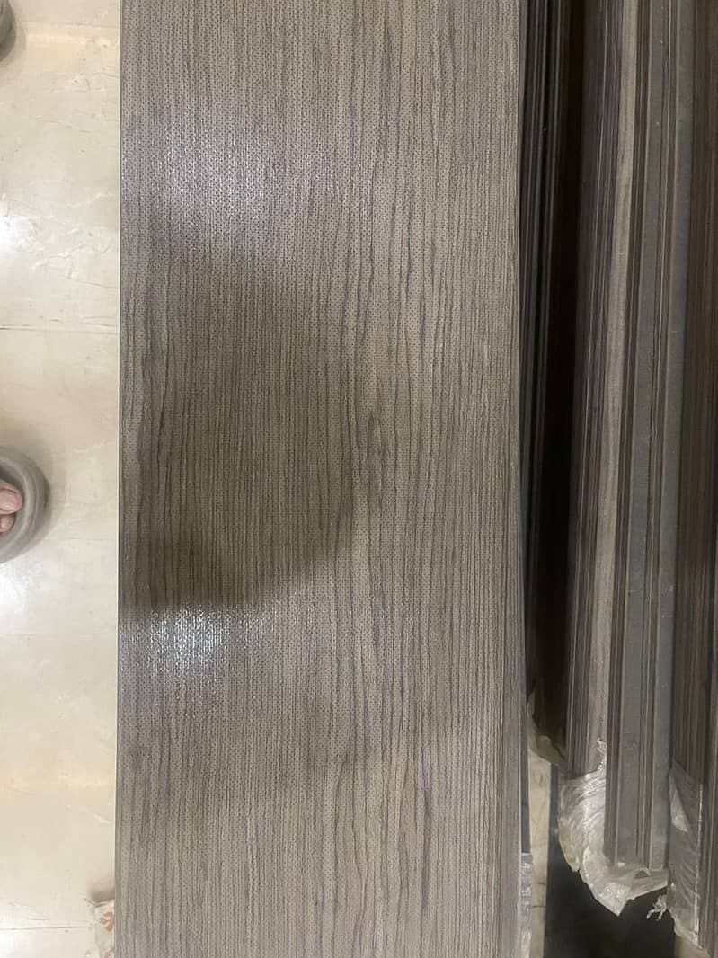 Solid wood flooring 0