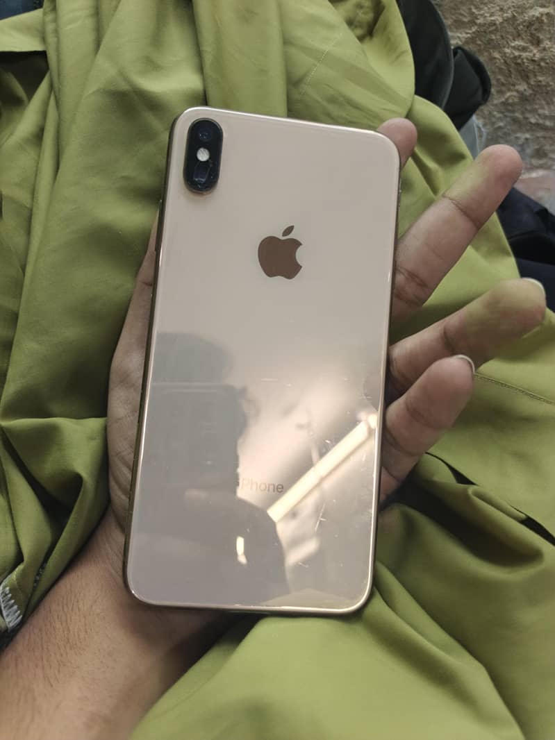 Apple iPhone XS Max 7
