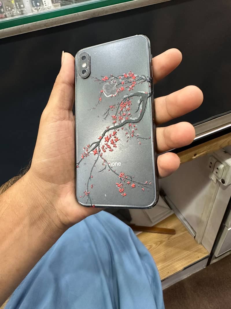 Apple iPhone XS 1
